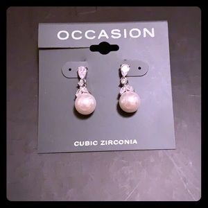 Beautiful pearl & CZ drop earrings!